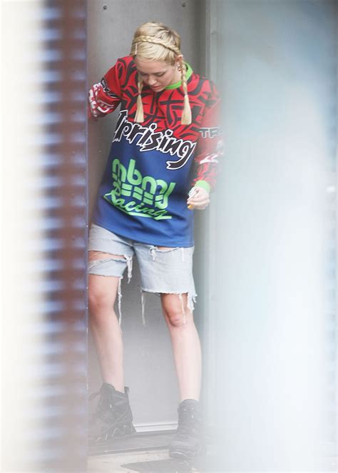 MILEY CYRUS Smoking Out in Sydney – HawtCelebs