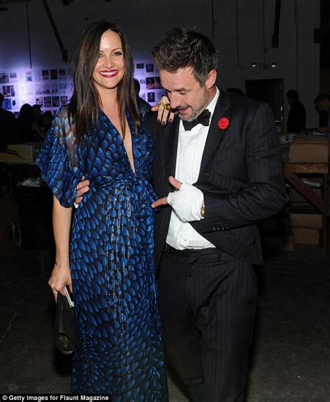 David Arquette Points To His Girlfriend Christina Mclartys Pregnant Belly At Hollywood Lawn
