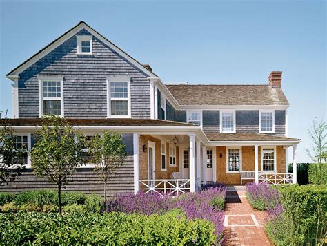 7 Elegant Colonial Exteriors From The Ad Archives Nantucket Style