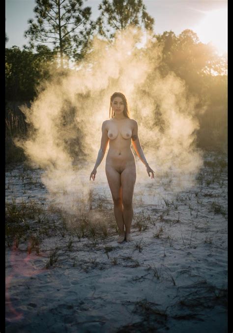 Luna Bloom Nude Photos Videos TheFappening