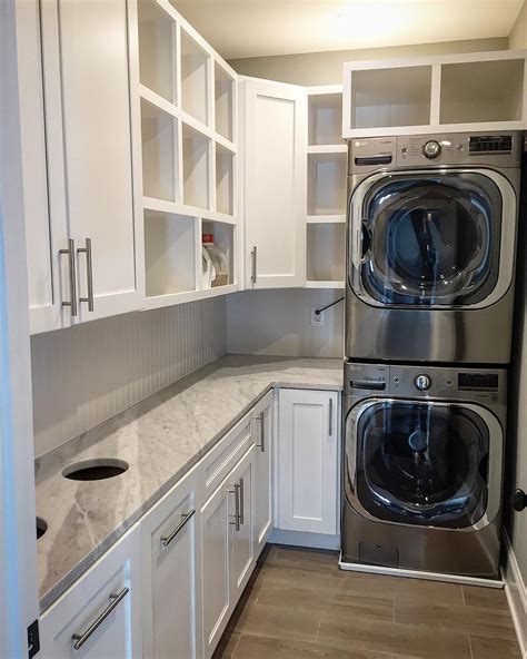 Affordable and Simple Laundry Room Decorating Ideas