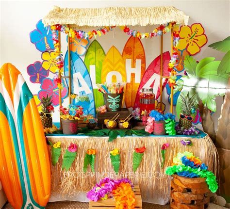Easy Luau Party Ideas And Tiki Bar Set Up Hawaii Birthday Party Hawaii