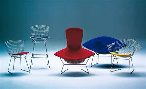 Italian artist and furniture designer harry bertoia designed the patented diamond chair for knoll in 1952. Bertoia Large Diamond Chair With Full Cover - hivemodern.com