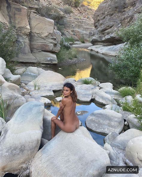 Nathalie Kelley Posing Fully Naked Sitting On The Stones