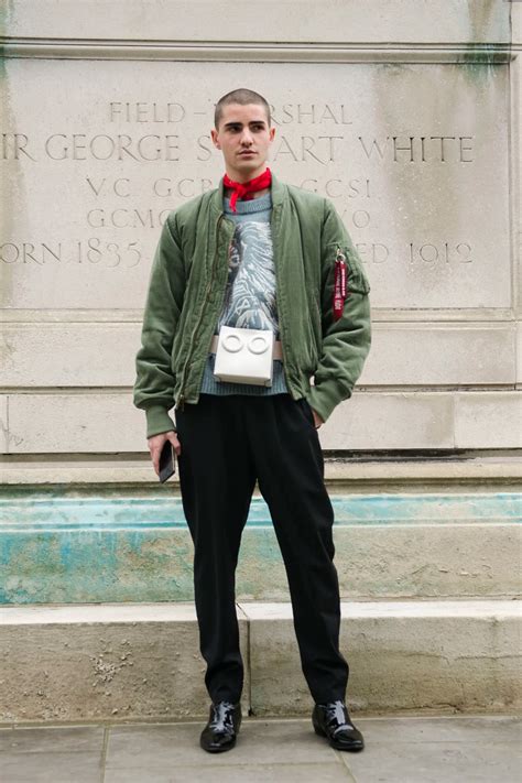 street style londinense la moda se adueña de la capital británica durante el london fashion