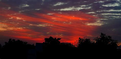 Dsc05437 2 Crimson Red Sunrays Making An Impact Over The Flickr