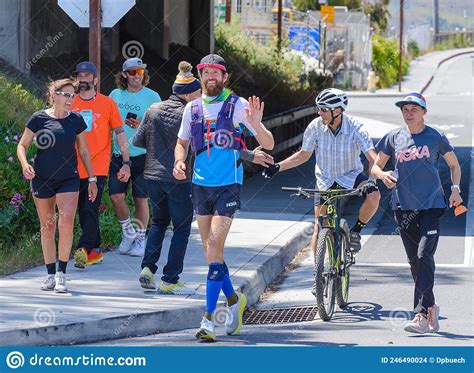 Mike Wardian Starts Run Across America Day 1 May 1 2022 At The Western