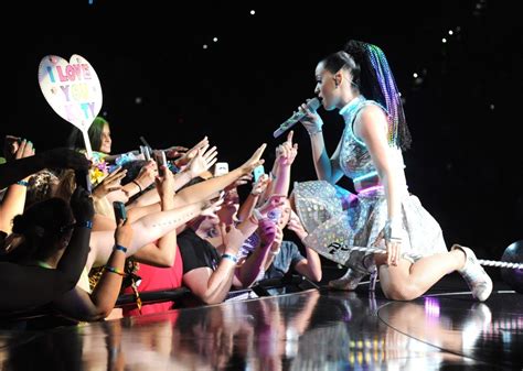 Katy Perry Brings ‘prismatic Spectacle To Verizon Center Baltimore Sun