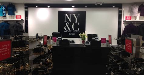 What is a mall outlet? Jeffersonville outlet mall gets New York & Company, three ...