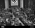 HItler im Reichstag, 1933 Stockfotografie - Alamy
