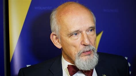 Obecnie jest prezesem partii kongres nowej prawicy. Janusz Korwin-Mikke znów o karze śmierci i społeczeństwie ...