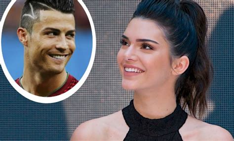 The latest cristiano ronaldo girlfriend is georgina rodriguez, who gave birth to the real madrid star's fourth child. Kendall Jenner Y Cristiano Ronaldo