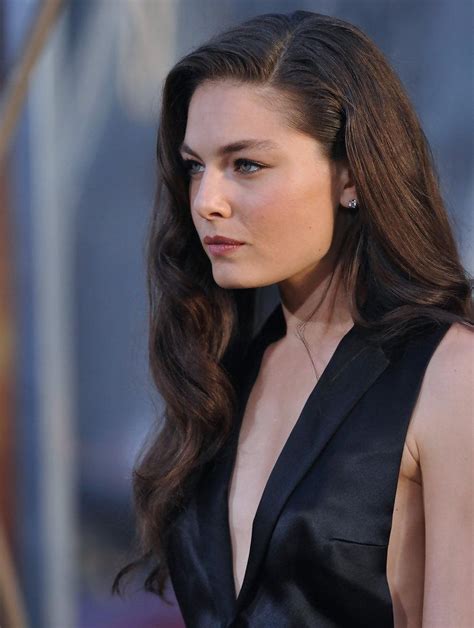 Alexa Davalos Pictures 18 Images