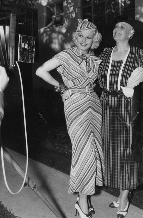 Jean Harlow And Her Mother Jean 1935 Jean Harlow Harlow Old Hollywood Glam