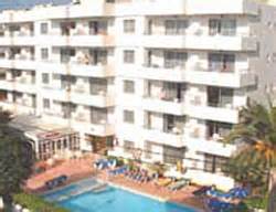 Apartamentos squash ibiza center is a short walk from the bustling nightlife that ibiza is famous for. Apartamentos Bon Sol - Playa De En Bossa - Ibiza