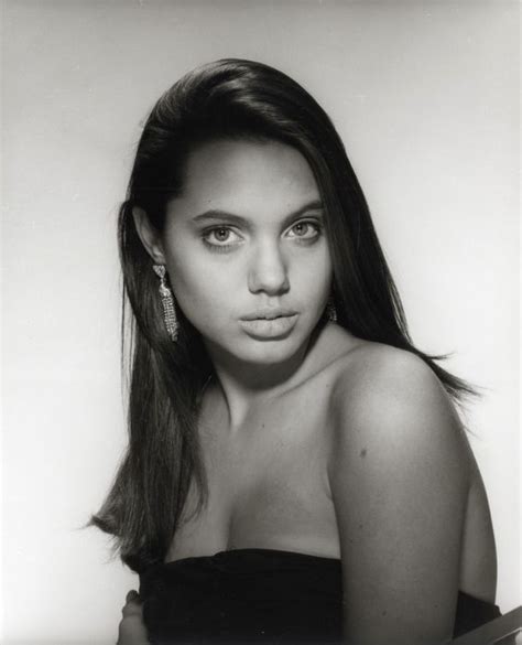 Smiling angelina jolie in young age. Young Angelina Jolie (36 pics)