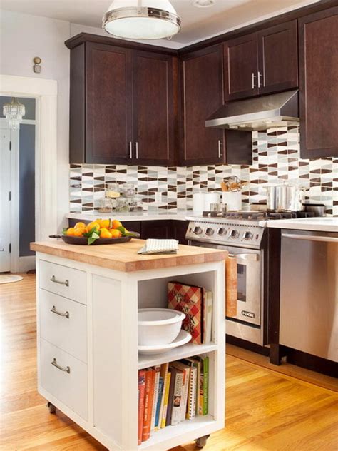 Just because your kitchen island is small doesn't mean it can't be the centerpiece. 10 Best Kitchen Island Ideas For Your Small Kitchen ...