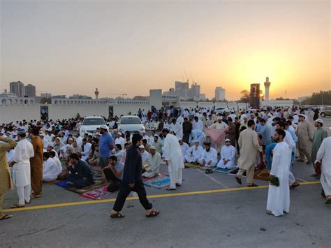 Interested in all the news and events from the uae with a global perspective? Khaleej Times on Twitter: "People gather for #Eid Al Fitr ...