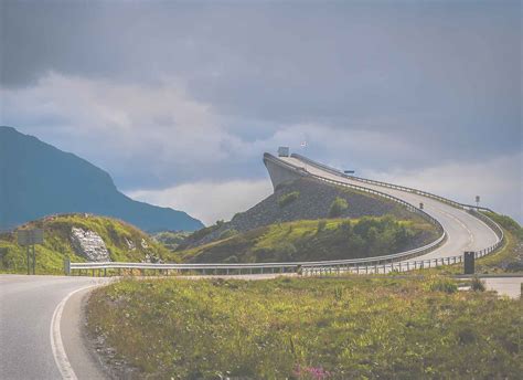 World’s Best Road Trips: 5 Incredible Routes for an Ultimate Experience