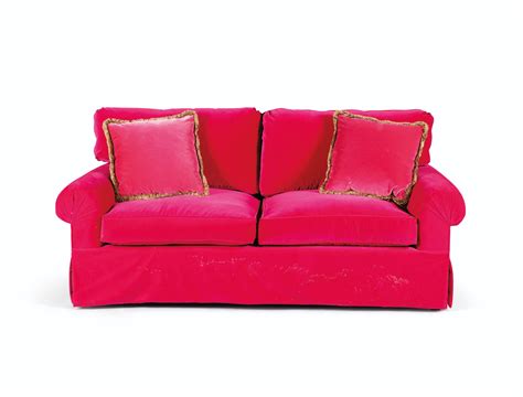 A Modern Pink Velvet Sofa Saint Calais Un Manoir Enchanté Par Hubert