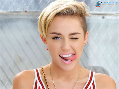 Best Miley Cyrus Wallpapers Hot Hd Pics