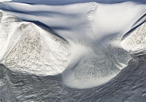 یخچال‌های طبیعی و زمین‌های یخی قطب شمال عکس