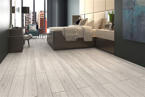 Siegfried White Grey Oak Laminate Flooring 8mm By 193mm By 1380mm At