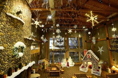 Great Wolf Lodge Howl O Ween October And Snowland Suites Previews Great Wolf Lodge Christmas