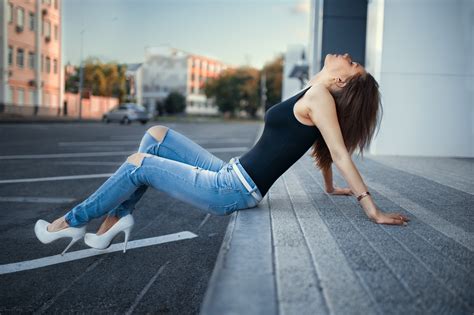 hintergrundbilder sport frau modell straße lange haare sitzung high heels fotografie