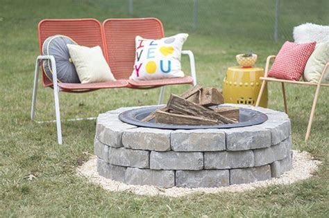 The fire pit uses gel fireplace fuel cans to achieve those bright yet gentle flames. 12 Creative Uses for Leftover Bricks
