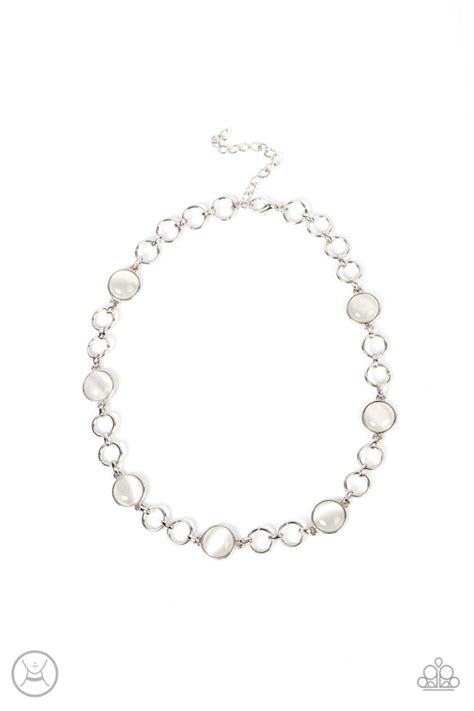 Paparazzi Regal White Pearl 2020 Zi Collection Necklace