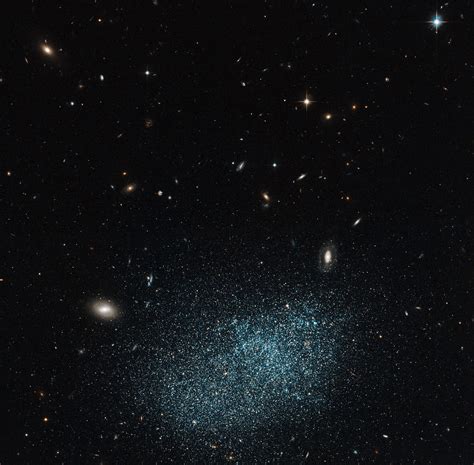 Dwarf Galaxy Small But Perfectly Formed Esahubble
