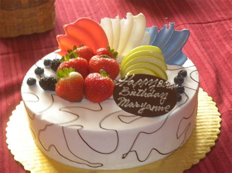 The cake is often decorated with birthday wishes (happy birthday) and the celebrant's name. Birthday cake from the Chinese Bakery | Flickr - Photo Sharing!