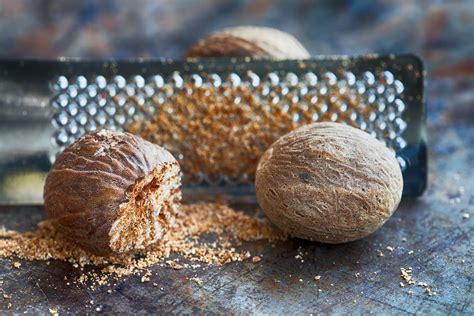 Can You Get High On Nutmeg A Doctor Explains What It Does To The Brain