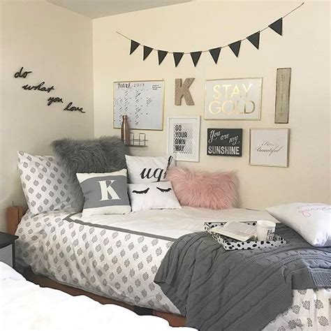 Perfect for diy teen bedroom decor ideas, homemade gifts and cute things for pretty much anyone's home, these crafty projects will keep you happily crafting this weekend. 85 DIY Dorm Room Decorating Ideas | Dorm room wall decor, Dorm room decor diy, Dorm room designs