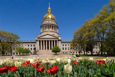 West Virginia State Capitol Building In Charleston Wv In 2022 West