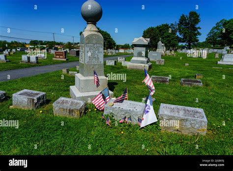 Ephrata Pa Usa May The Gravesite Of Major Dick Winters In