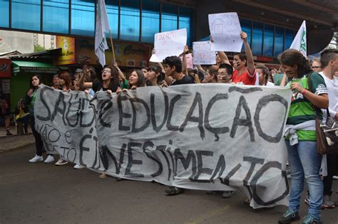 Sinte Am Rica Latina Enfrenta Onda Conservadora Na Educa O