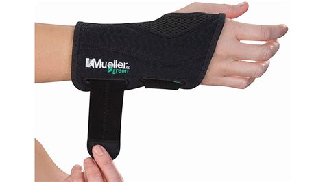9 Best Bowling Wrist Braces For Support 2022