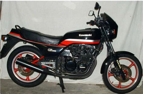 Auto et moto ✓ livraison gratuite possible dès 25 € d'achat. Kawasaki Kawasaki GPZ550 - Moto.ZombDrive.COM
