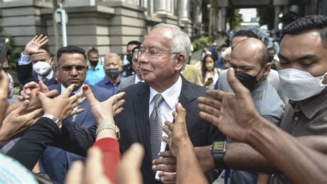 Ex Malaysia Pm Najib Razak Sent To Jail After Top Court Upholds 12 Year Sentence For 1mdb
