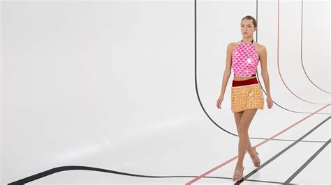 Lila Grace Moss Laufsteg Debüt Bei Miu Miu Erkennen Sie Die Junge Kate Moss In Ihr Vogue