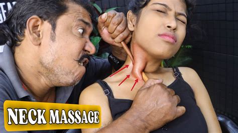 Neck Massage By Asim Barber Girl Received Thai Massage With Oil