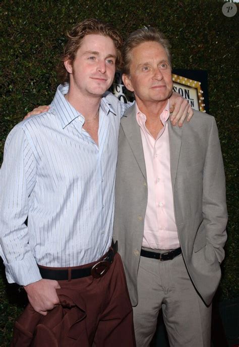 Photo Michael Douglas Et Son Fils Cameron à Los Angeles Le 14 Juillet