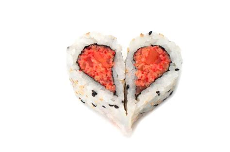 sushi que forma o conceito do amor da forma do coração foto de stock imagem de jantar atum