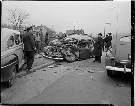 50 Impressive Vintage Photos Of Car Accidents From Between The 1930s