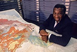 A trajetória de Milton Santos, um dos maiores geógrafos do país | VEJA ...