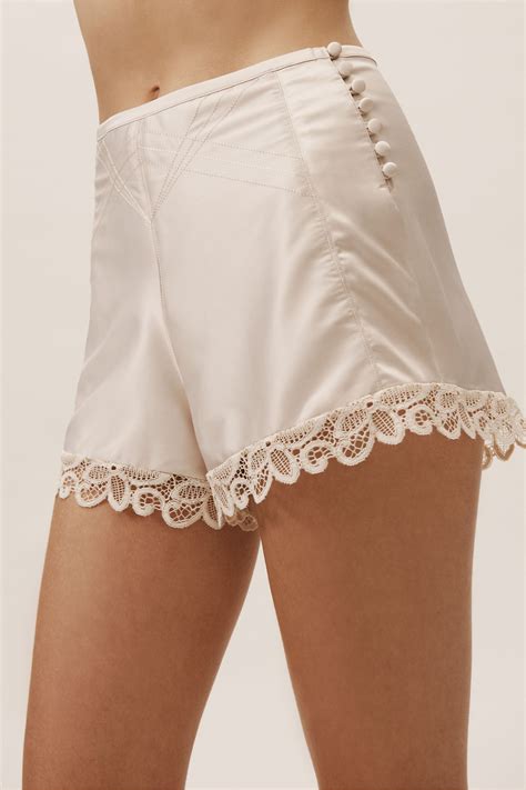 1940s Lingerie Bra Girdle Slips Underwear History