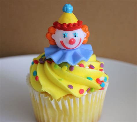 24 Circus Clown Cupcake Topper Picks Etsy Tortas De Payasos Pastel De Dulces Pastel De Payaso