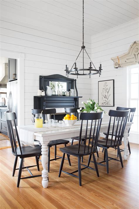 Custommade dining tables are handcrafted by american artisans with quality made to last. Chip and Joanna Gaines Magnolia House B&B Tour - Fixer ...